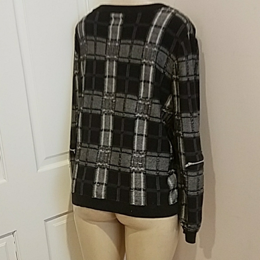 Tildon checkered sweater size large - Picture 5 of 8